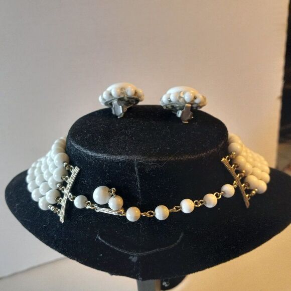 Five Strand White & Clear faceted beads Necklace and Clip Earrings - Picture 3 of 7